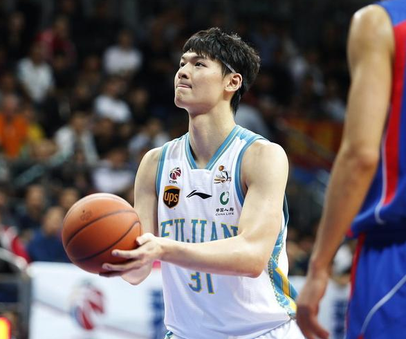 辽宁队险胜爵士,王哲林关键制胜 辽宁队险胜爵士,王哲林关键制胜