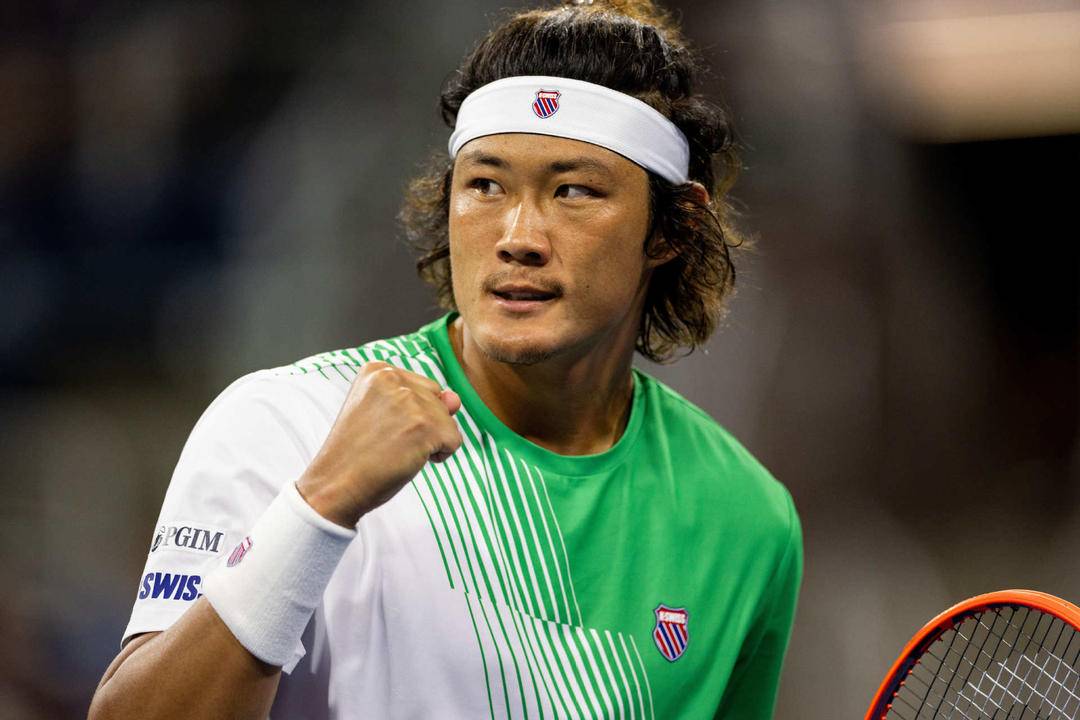 爱游戏娱乐-联合杯鏖战温网，蒂姆惊艳四座