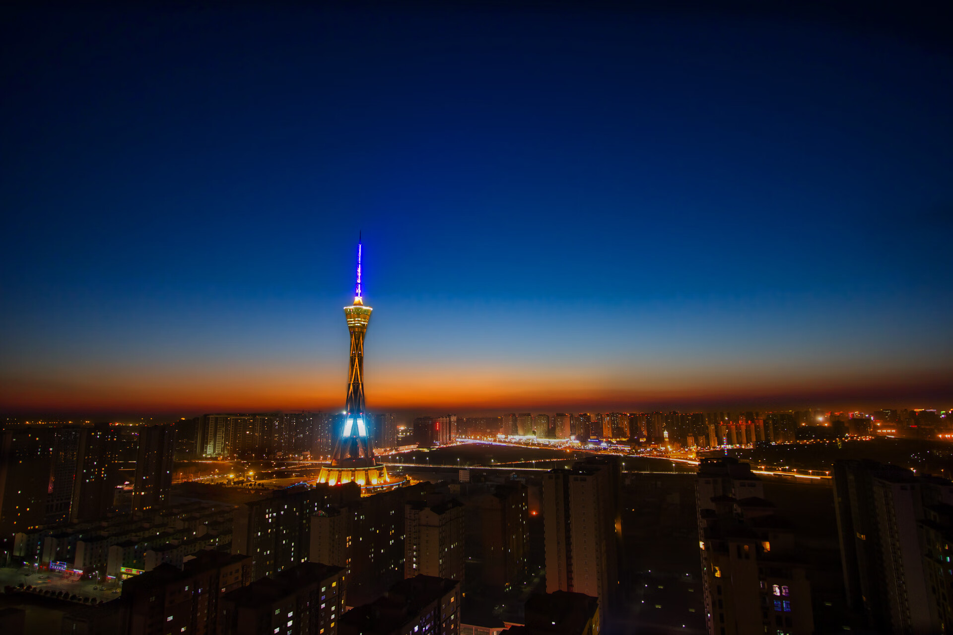 爱游戏在线-从团队英雄到年终王者，辛纳的双重奏，网坛罕见的激情与冷静交响