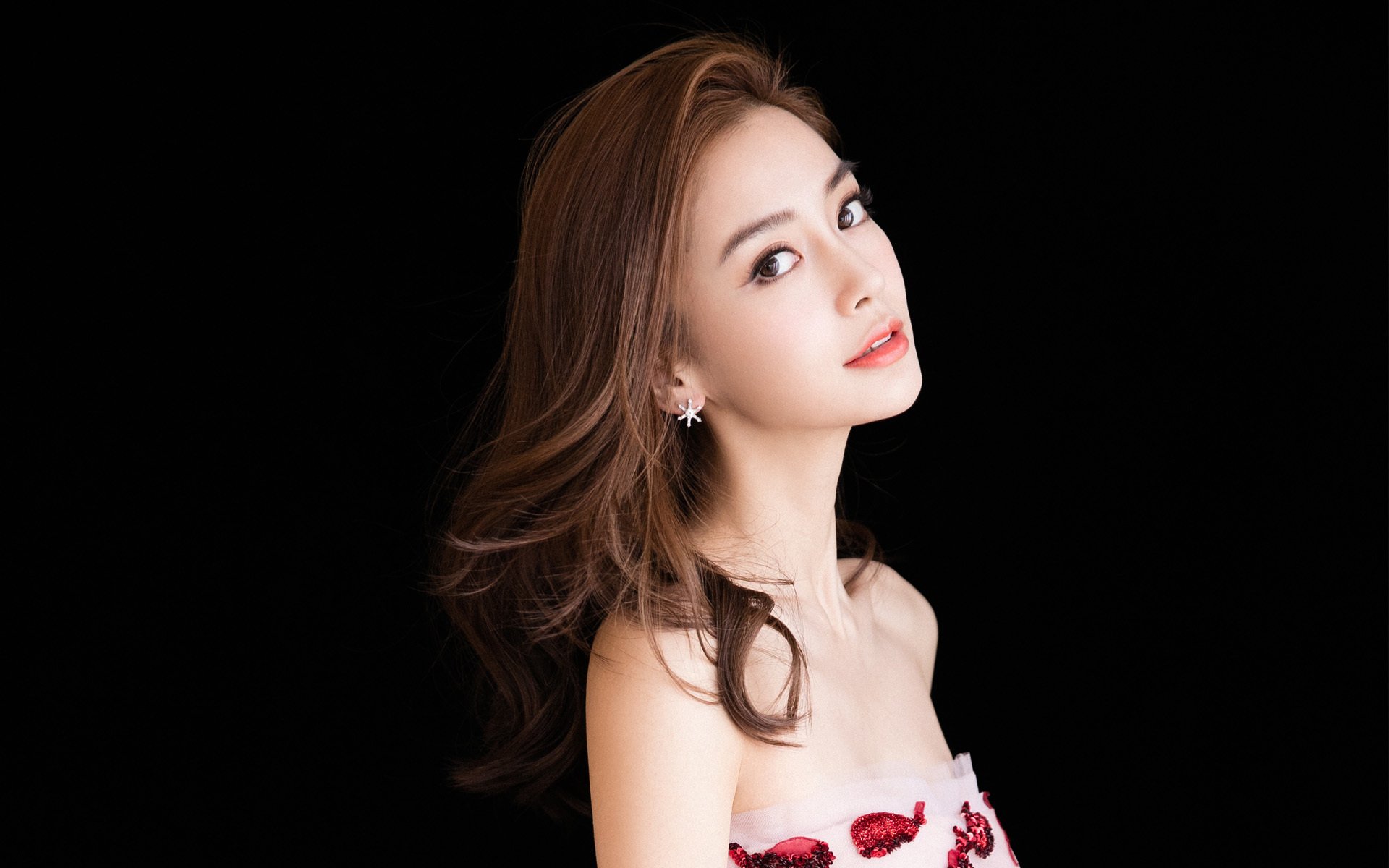 梅赛德斯双雄战术封喉威廉姆斯 孤胆皮亚斯特里独擎迈凯伦大旗