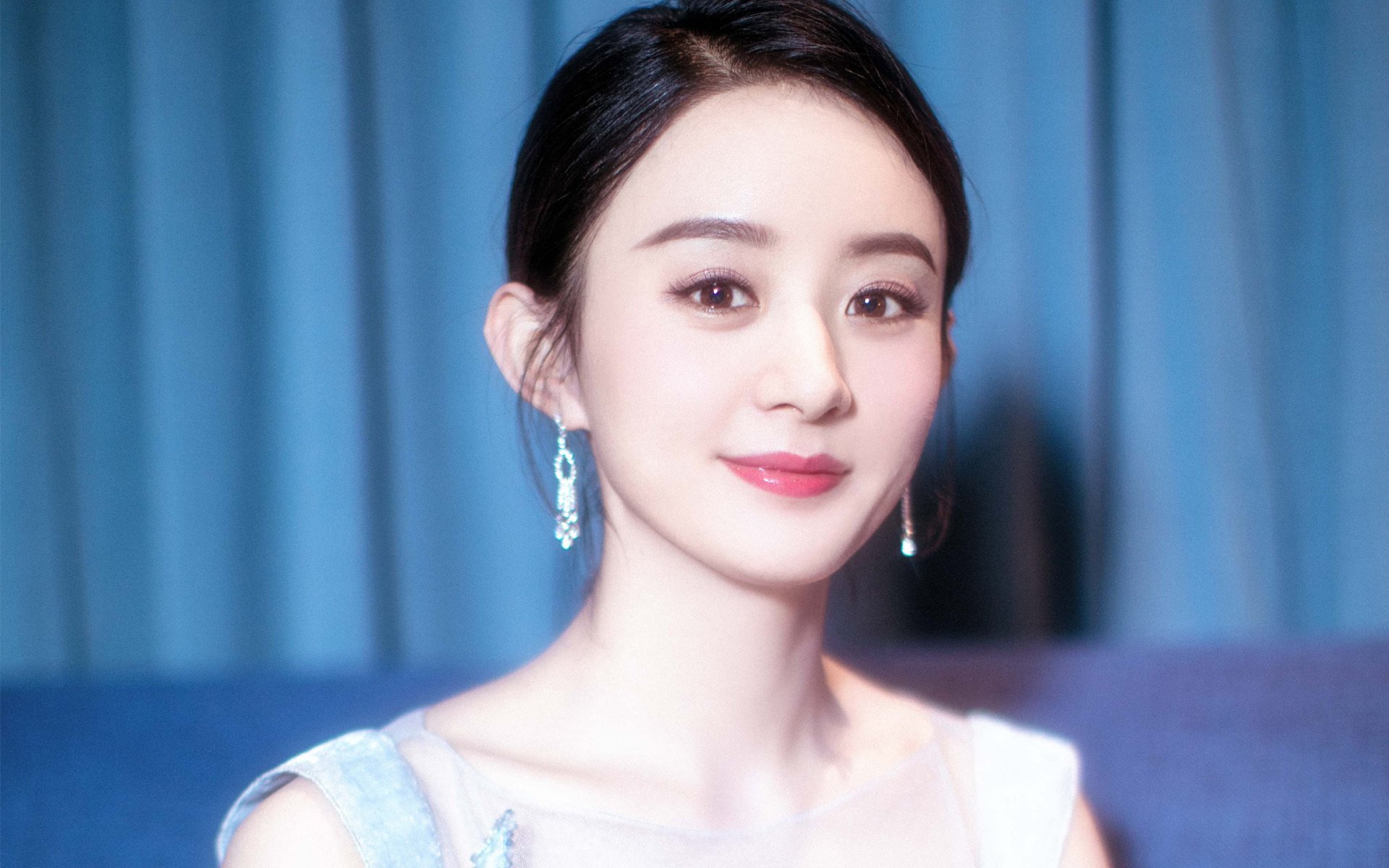 爱游戏娱乐-一张三秒区的画作，戈贝尔在禁区编织的防守艺术