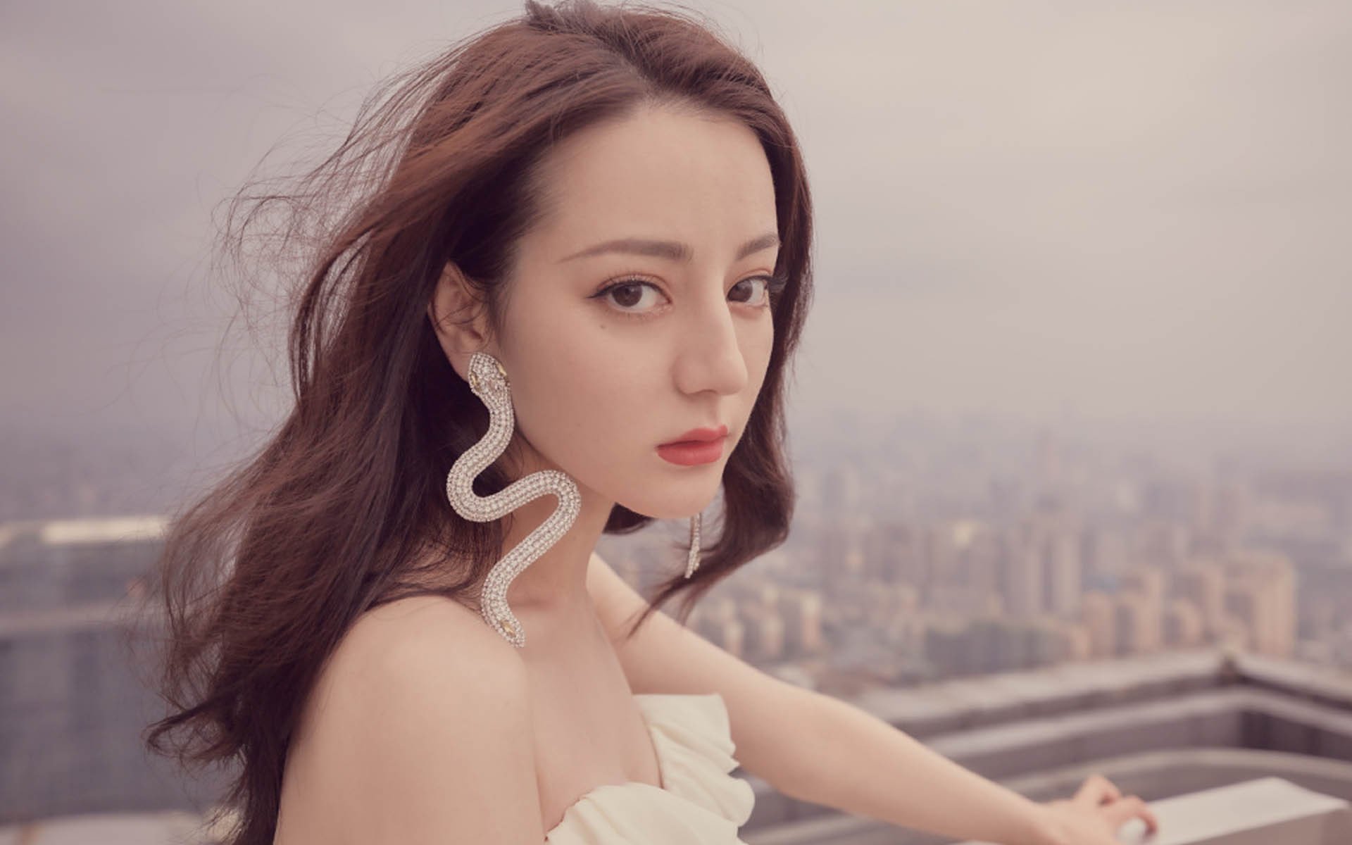 爱游戏娱乐-命运之夜的默契乐章，迪亚斯与斯洛伐克，如何在2026世界杯H组演绎唯一天才时刻